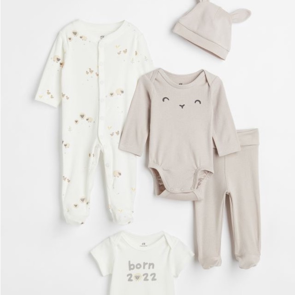 H&M 5-piece Gift Set, Natural White/Born 2022